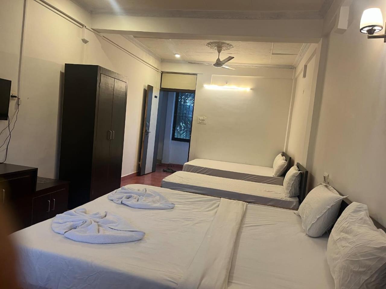 Hotel Pleasure Inn Near Turtle Beach Morjim Manage By Ld Group Of Hospitality Exterior foto